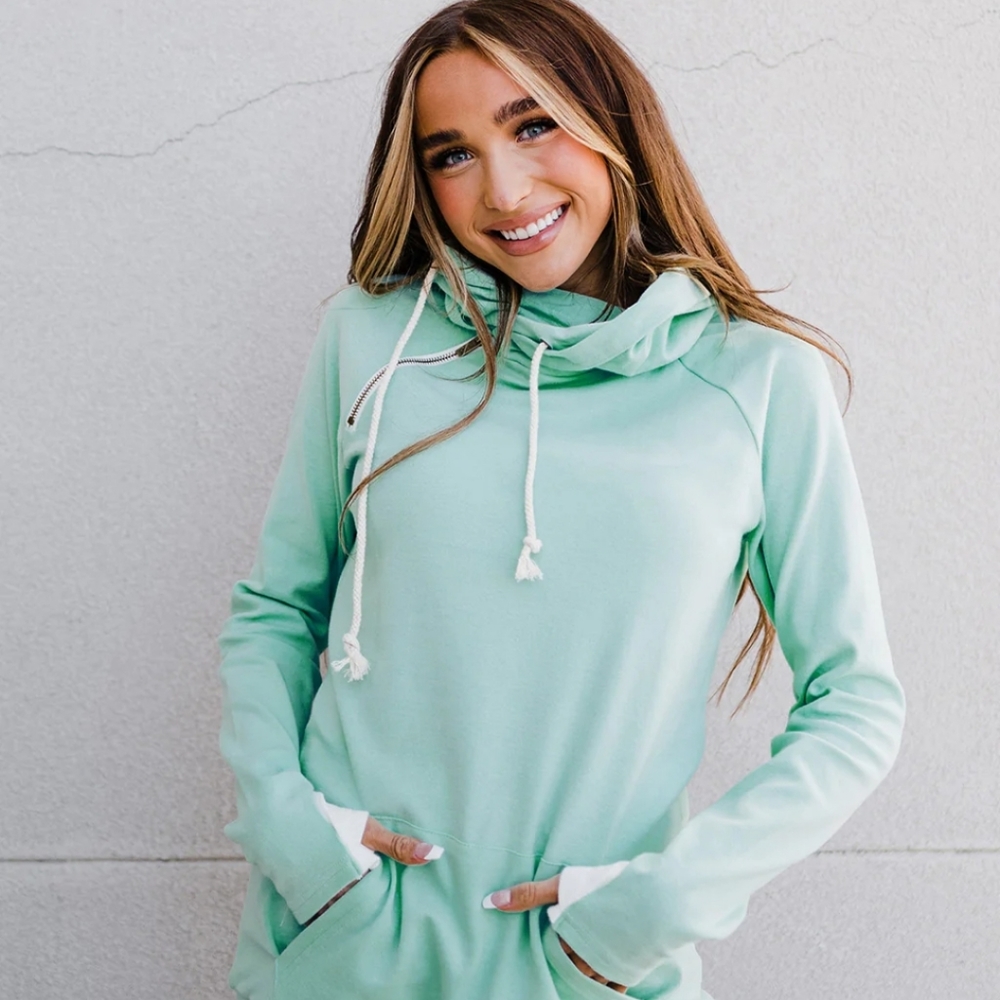 Ampersand Avenue Doublehood Sweatshirt Chicago size medium NWT